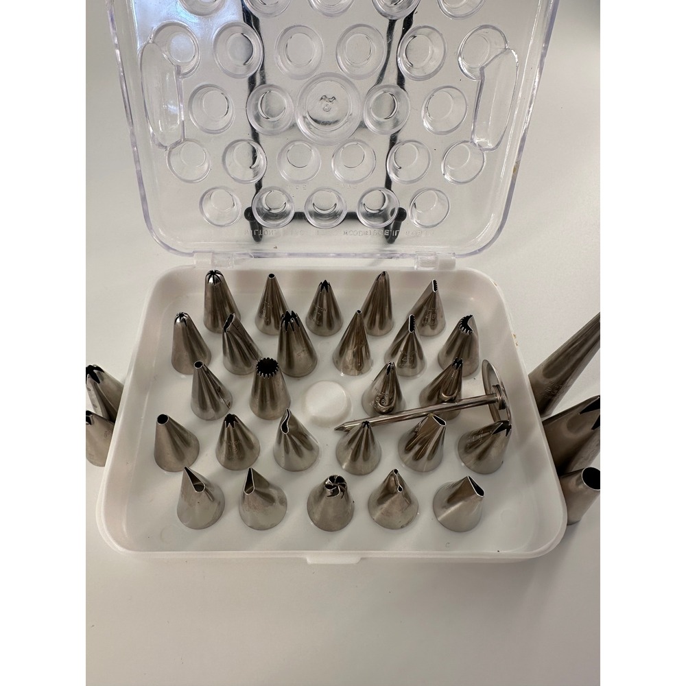 Wilton Master Decorating Tip Set 25+ Pieces Stainless Steel Piping Nozzles Case